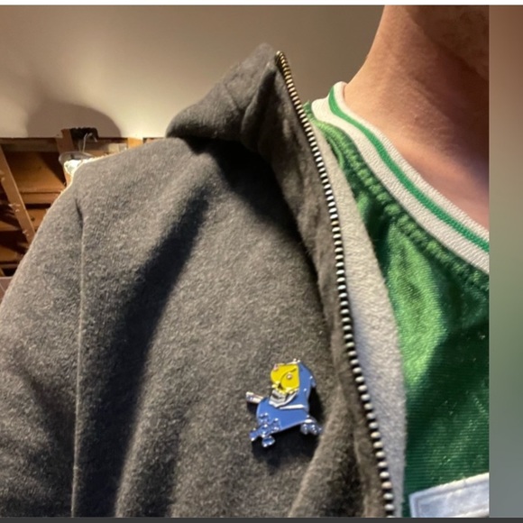 Skeleboob He-Man Masters Of The Universe Collectable Fashion Pin Skeletor NEW - Picture 3 of 4